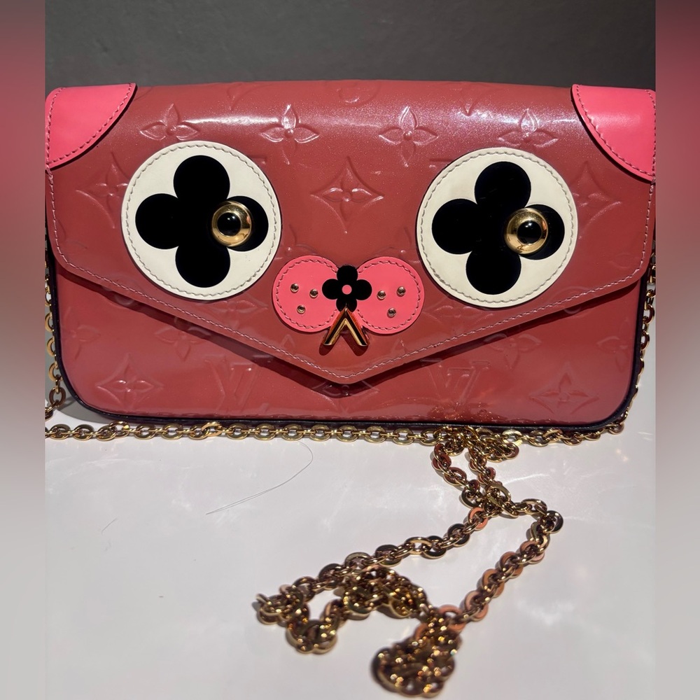 Louis Vuitton - Monogram Vernis Valentine Dog Pochette Felicie